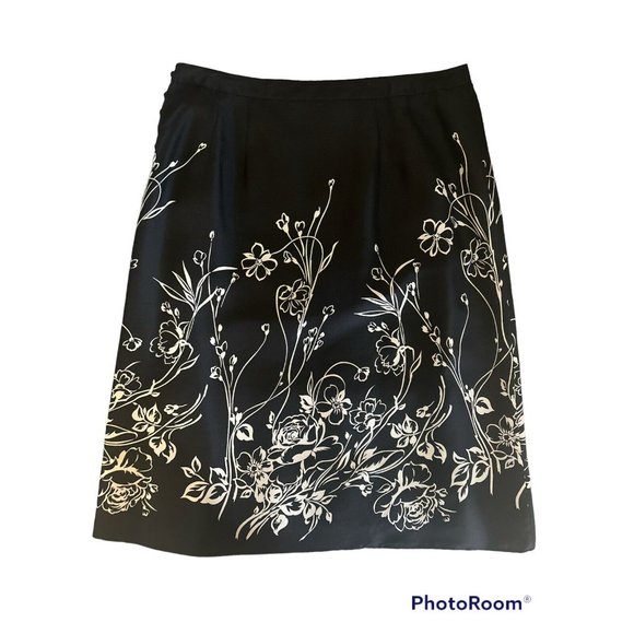 Ann Taylor Dresses & Skirts - Ann Taylor womens floral silk skirt size 10 black/ivory lined